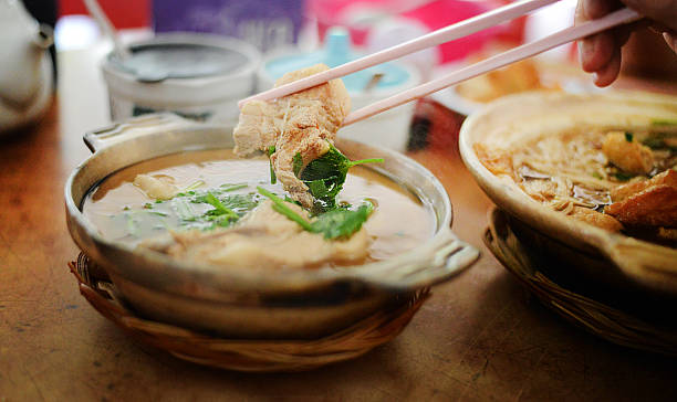 bak kut teh - food stockfoto's en -beelden
