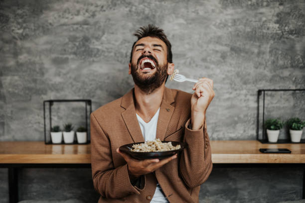 business man at fast food restaurantt - food stock pictures, royalty-free photos & images