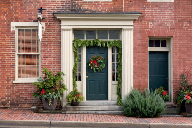 christmas decorations front porch home - home decoration stock pictures, royalty-free photos & images