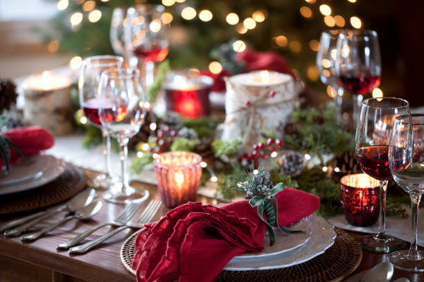 christmas holiday dining - home decoration stock pictures, royalty-free photos & images