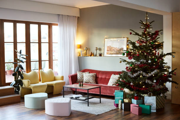 christmas tree and furniture in living room - home decoration stockfoto's en -beelden