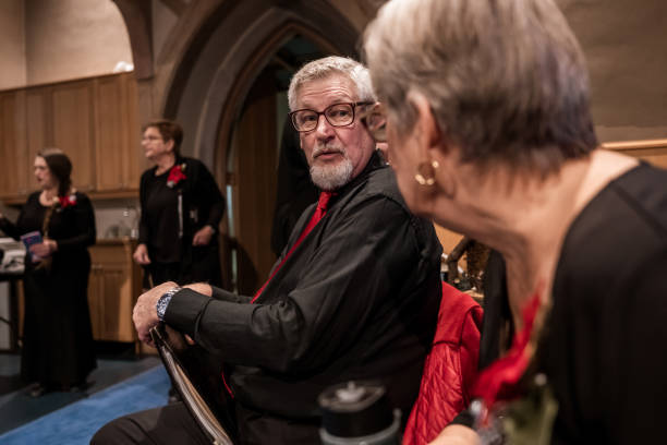 church choir members getting ready for performance - concert stock pictures, royalty-free photos & images