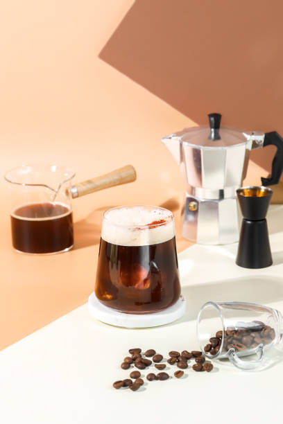 coffee cold brew drink carajillo with espresso martini and liquor - coffee stockfoto's en -beelden