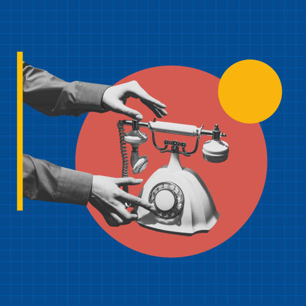 collage d’art contemporain. des mains humaines tendant la main au téléphone sur un arrière-plan abstrait. communication - fashion photos et images de collection