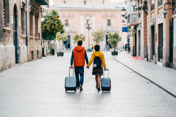 couple traveling around the world - travel stock pictures, royalty-free photos & images