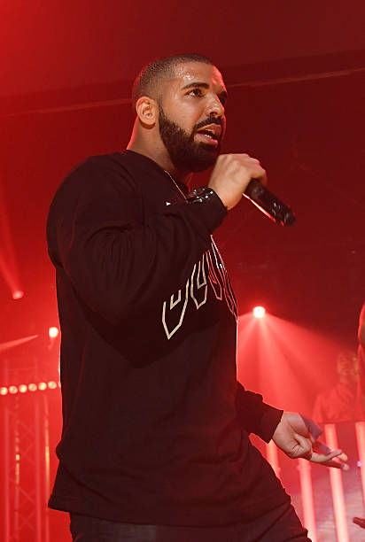 Drake performs on stage at Gucci and Friends Homecoming Concert at Fox Theatre on July 22, 2016 in Atlanta, Georgia.