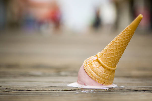 dropped ice cream - food stockfoto's en -beelden