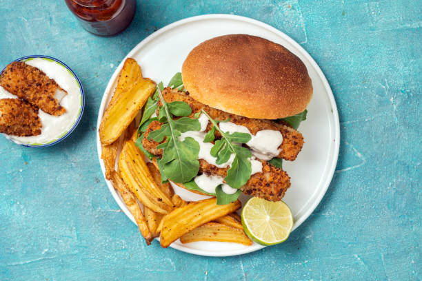 fish finger sandwich - junk food stock-fotos und bilder