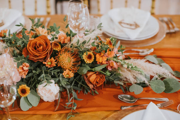 floral center piece in boho wedding dinner table - home decoration stock pictures, royalty-free photos & images
