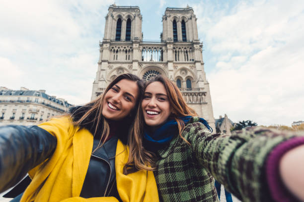 friends in paris taking selfie - travel stock pictures, royalty-free photos & images