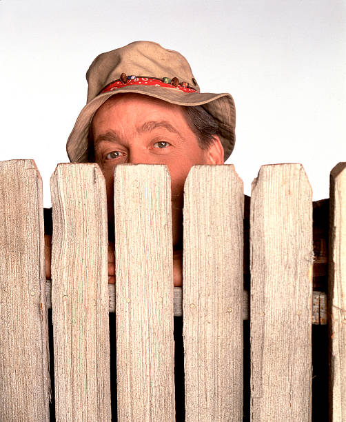Gallery - Season Two - 9/16/92 Earl Hindman , Tim "The Tool Man" Taylor's genius neighbor, who gives Tim advice. EARL HINDMAN