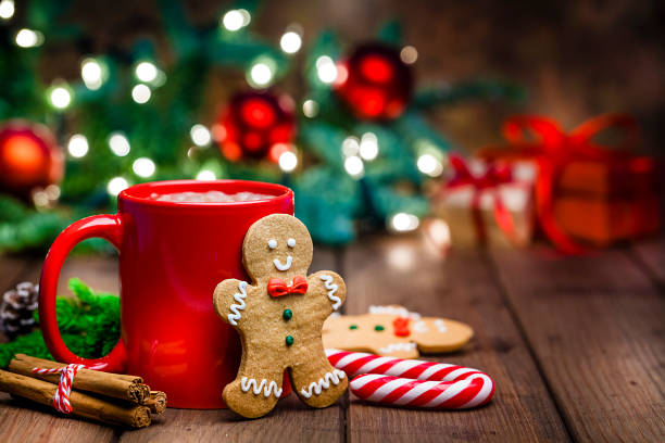 gingerbread cookie and hot chocolate for christmas - home decoration stock pictures, royalty-free photos & images