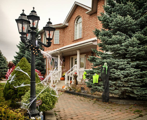 halloween decorations in front of house - garden decoration stock pictures, royalty-free photos & images