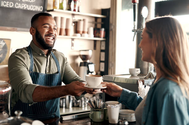 ik maakte het super vers! - coffee stockfoto's en -beelden