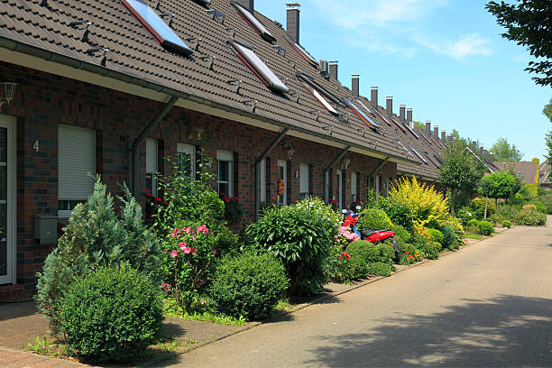 Krefeld, Rhine, Lower Rhine, Rhineland, North Rhine-Westphalia, NRW, residential buildings at Heinrich-Band Weg, row houses, front gardens,...