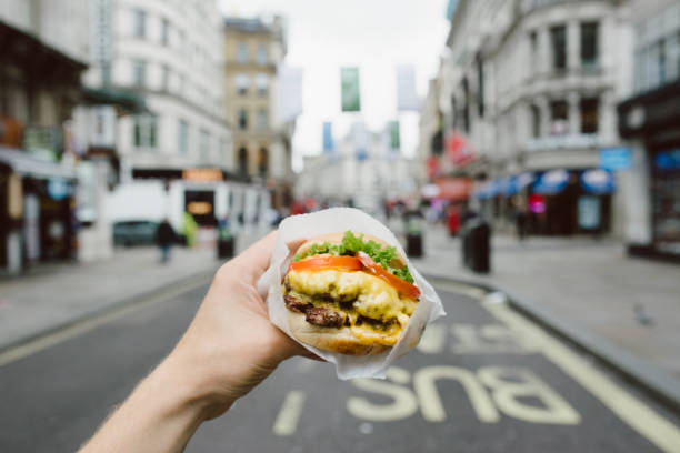 london street food - hamburger - junk food stock pictures, royalty-free photos & images