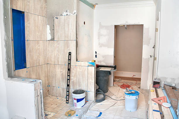 master bathroom remodeling: tiling in the shower - home decoration stock pictures, royalty-free photos & images