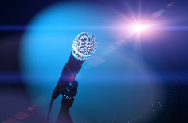 microphone and stage light - concert stockfoto's en -beelden