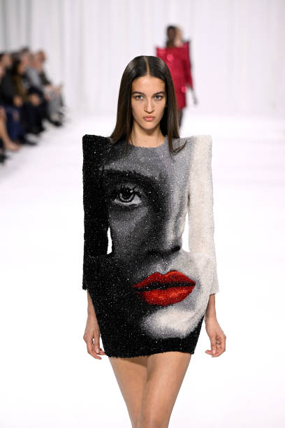 Model walks the runway during the Balmain Womenswear Spring-Summer 2025 show as part of Paris Fashion Week on September 25, 2024 in Paris, France.