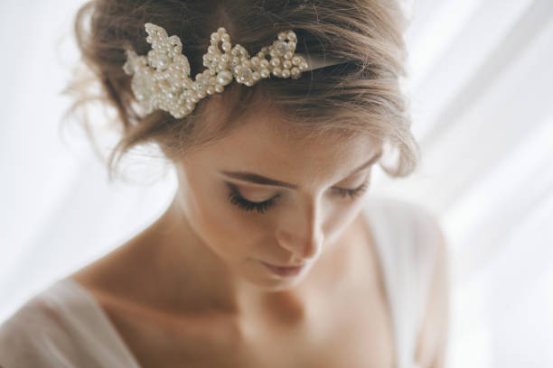 portrait of bride with pearl headband - hairstyle stock pictures, royalty-free photos & images