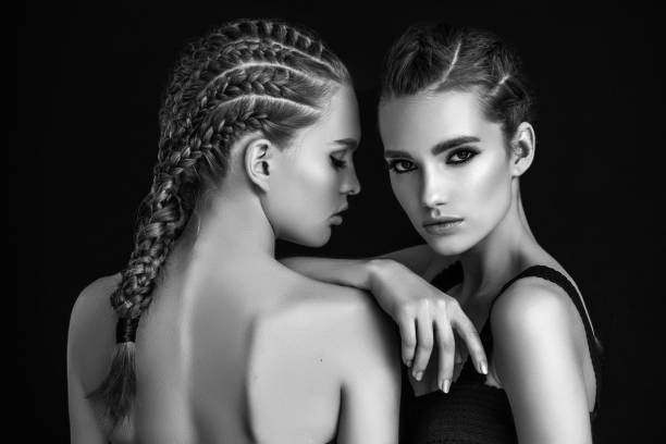 portret van een vers en mooie vrouwen - hairstyle stockfoto's en -beelden