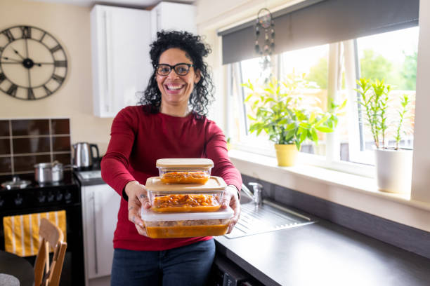 preparing meals on a budget - food stock pictures, royalty-free photos & images