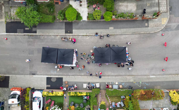 queen's jubilee street party - garden decoration stockfoto's en -beelden