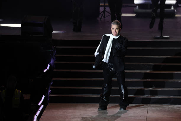 Robbie Williams performs at the Schladming-Dachstein ski opening concert on December 7, 2023 in Schladming, Austria.