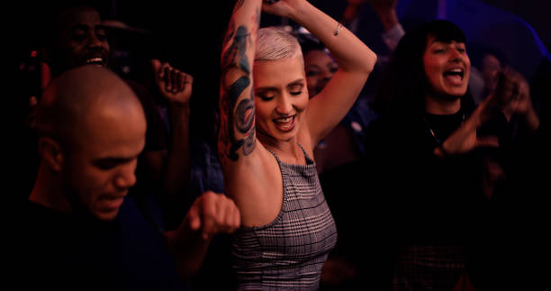 she's got some pretty good moves - concert stock pictures, royalty-free photos & images