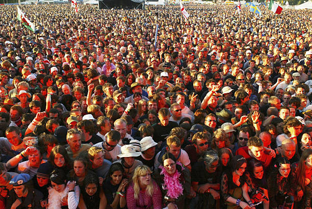 uk: the nokia isle of wight festival 2004 - day two - concert stock pictures, royalty-free photos & images