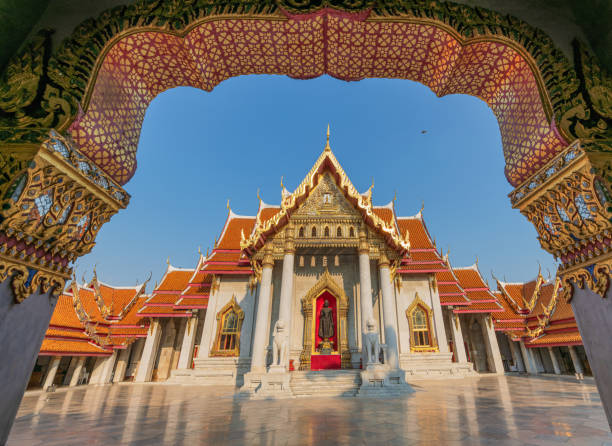 wat benchamabophit, dusitwanaram ratchaworawihan also known as the marble temple it is one of the most beautiful temples in bangkok. and is an important tourist attraction of the country - garden decoration stock pictures, ro