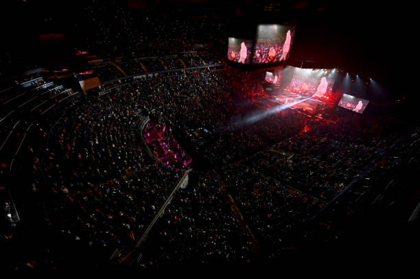 Wide view of Mary J Blige and Method Man performing onstage during Strength of a Woman's MJB “Celebrating Hip Hop 50” Concert in Partnership with...