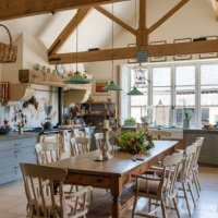 17th century cotswold sandstone farmhouse - home decoration stock pictures, royalty-free photos & images