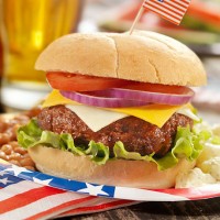 4 juillet burger et bière - garden decoration photos et images de collection