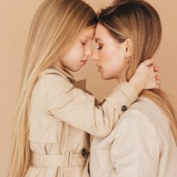 a mom and her daughter - fashion stock pictures, royalty-free photos & images