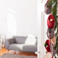 advent calendar hanging on door - home decoration stock pictures, royalty-free photos & images
