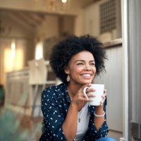 alleen ik en koffie - coffee stockfoto's en -beelden
