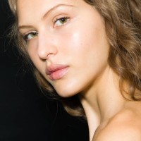 Angelina Kendall poses in backstage at the Max Mara fashion show during the Milan Fashion Week - Womenswear Fall/Winter 2025/2026 on February 26,...