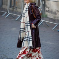 Anna Wintour attends the Burberry show during London Fashion Week September 2024 at the National Theatre on September 16, 2024 in London, England.