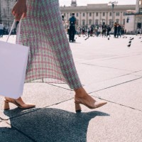 anonymous businesswoman walking on the street after work - fashion stock pictures, royalty-free photos & images