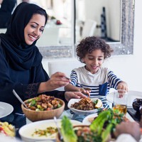 arabe heure du déjeuner - food photos et images de collection