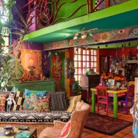 artist's house - home decoration stockfoto's en -beelden