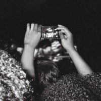 audience taking photo - concert stock pictures, royalty-free photos & images