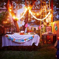 backyard birthday party in ihe city - garden decoration stock pictures, royalty-free photos & images