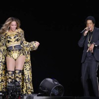 Beyonce and JAY-Z perform onstage during the 'On The Run II' Tour at Rose Bowl on September 22, 2018 in Pasadena, California.