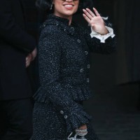 British singer and songwriter Raye waves as she arrives to attend the presentation by Chanel for the Womenswear Ready-to-wear Fall-Winter 2025/2026...