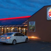 burger king fast food reastaurant - junk food stock pictures, royalty-free photos & images