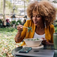 business woman at outdoor lunch break - junk food stock pictures, royalty-free photos & images