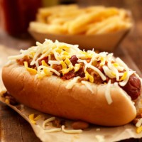 chili cheese dog - junk food stock pictures, royalty-free photos & images
