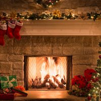 christmas fireplace, stockings, gifts, tree, copy space - home decoration stock pictures, royalty-free photos & images